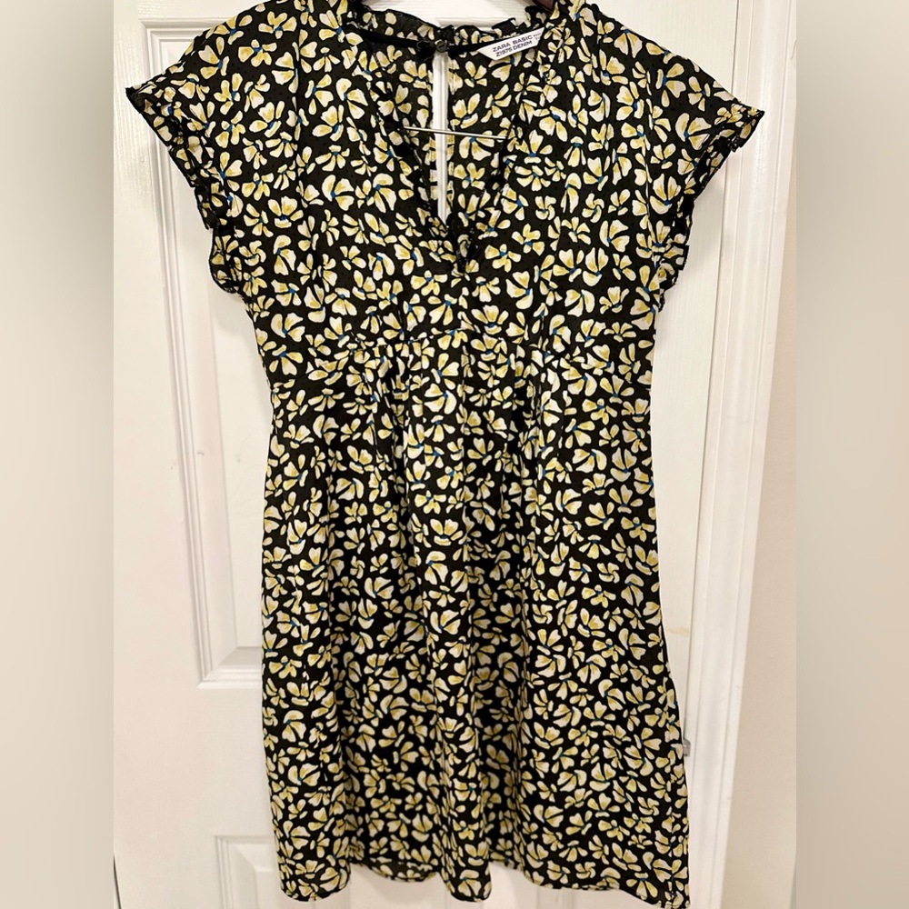 LIKE NEW/EUC ZARA Basic Ruffle Cap Sleeve Mini Dress